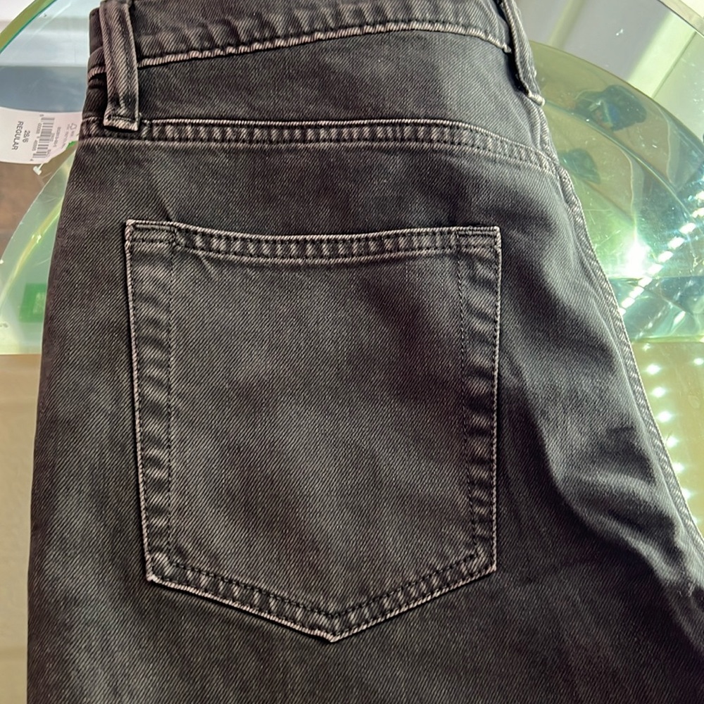 GAP women’s ‘90 loose mid rise jeans 28/ 6R